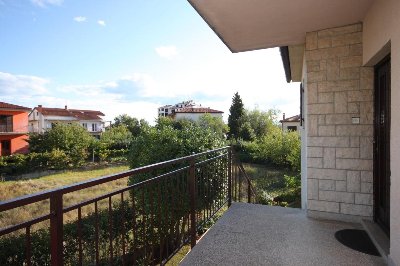 Apartments With A Parking Space Umag - 7057 Buitenkant foto